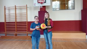 Mehr über den Artikel erfahren Bernsteinstädter sind am Ball: Die Grundschule Th. Bauermeister ist neues Mitglied der BMS-Familie