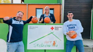 Mehr über den Artikel erfahren Neuer „Basketball macht Schule“-Standort in der Stelzen Villa Güstrow eröffnet