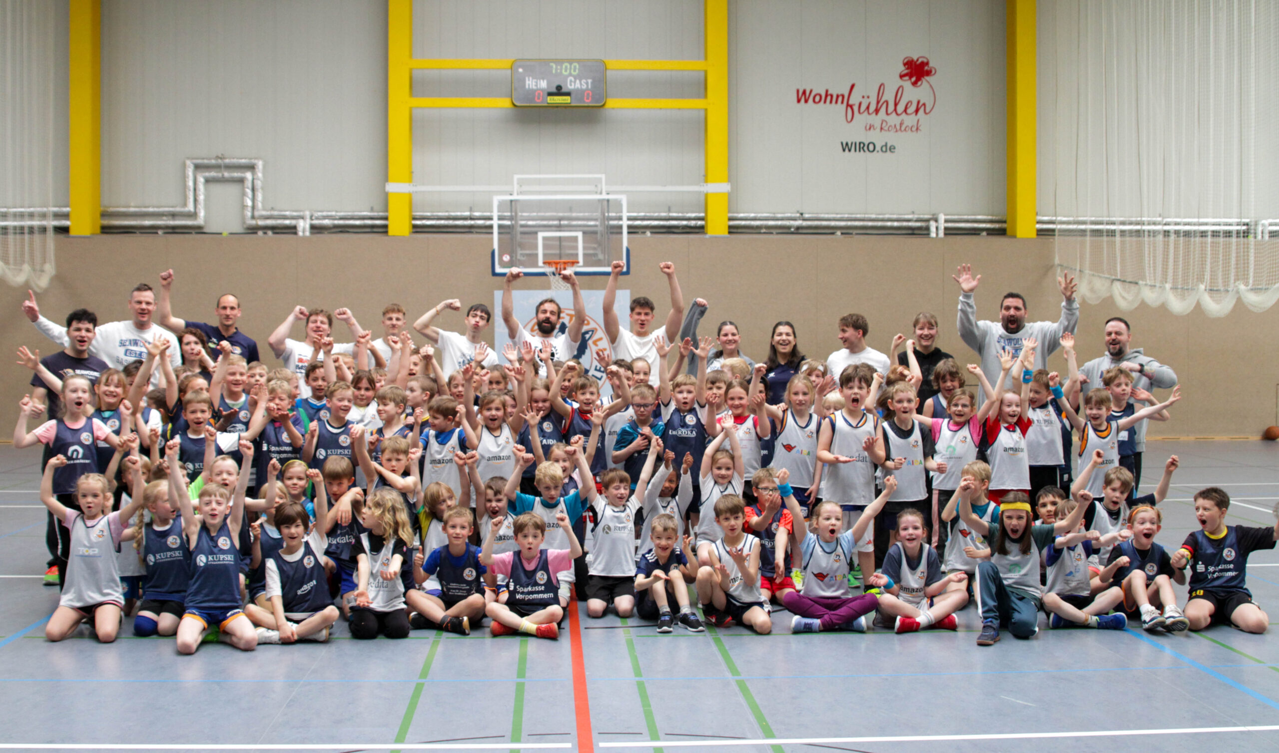 Mehr über den Artikel erfahren Sonnige Stimmung beim 2. Grundschulturnier der 1./2. Klassen